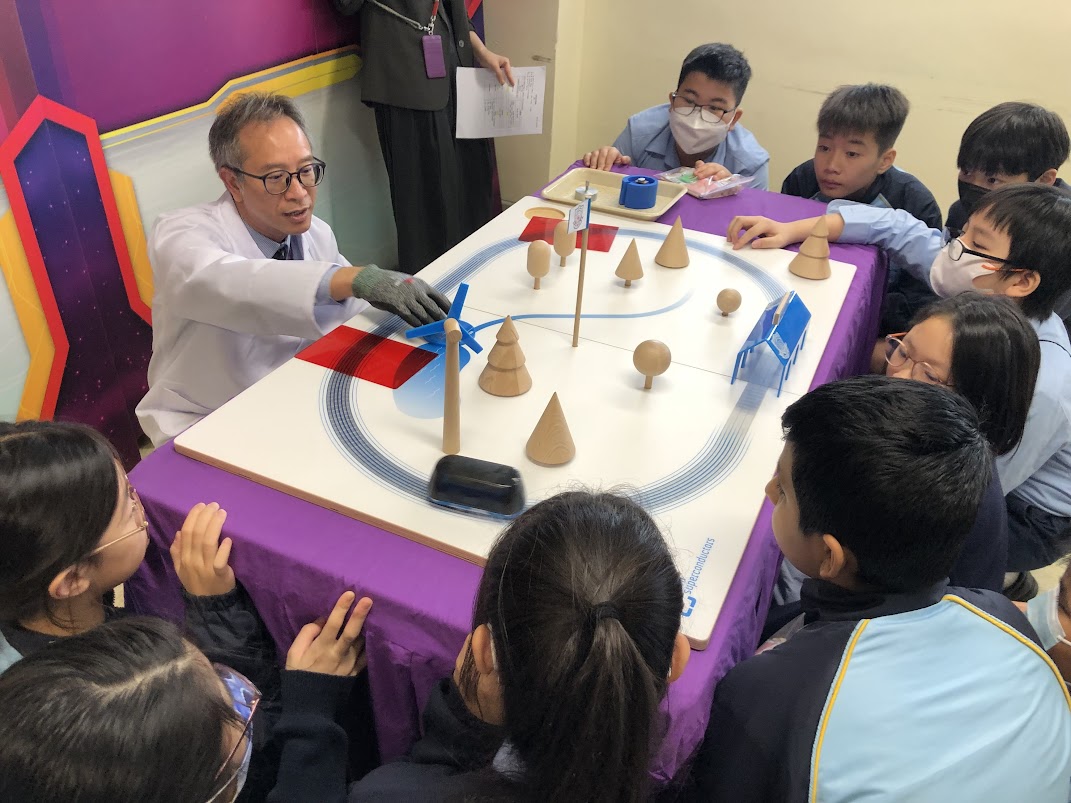 參觀仁濟醫院第二中學